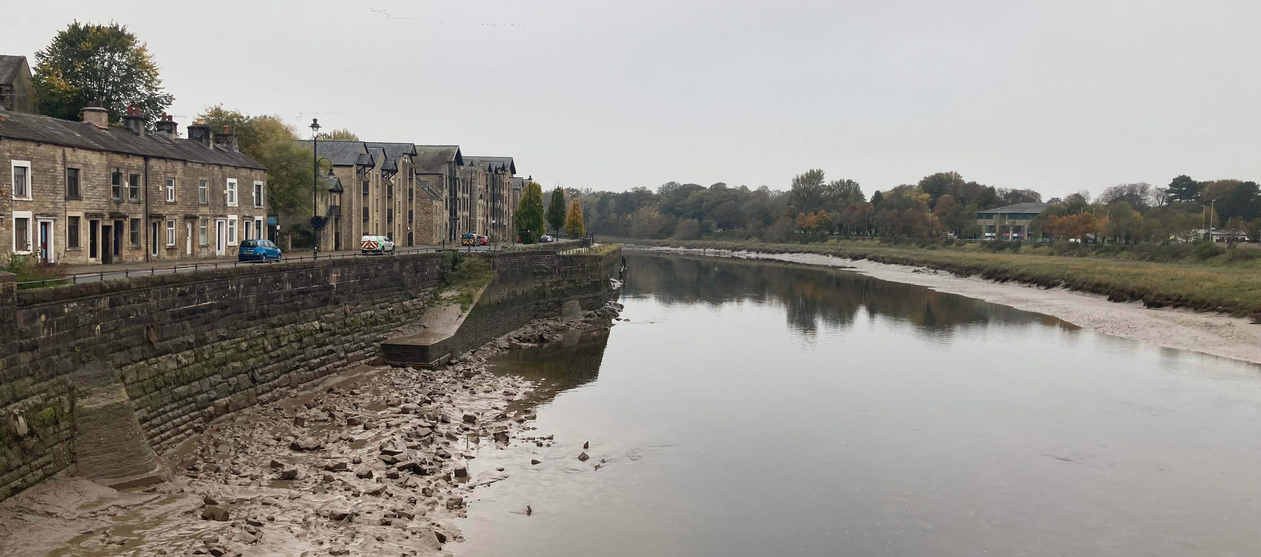 Millennium Bridge downriver